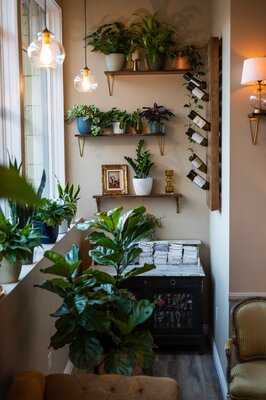 Corbeaux Wine & Tea House