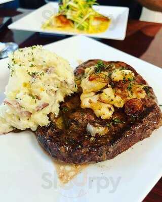 Luc’s Seafood And Grill