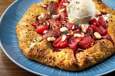 Amari Italian Kitchen & Wine Shop