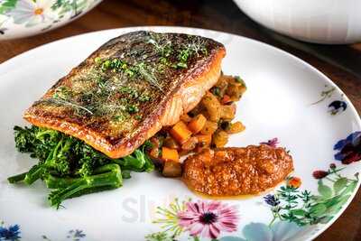 Amari Italian Kitchen & Wine Shop