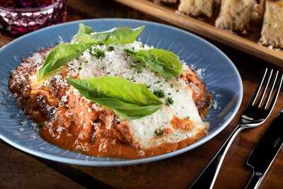 Amari Italian Kitchen & Wine Shop