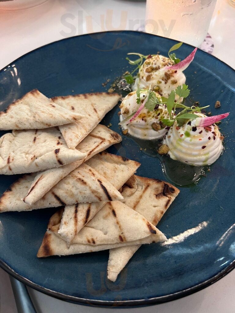 Sommba Cocina & Cellar