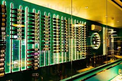 Caps Supper Club & Bar