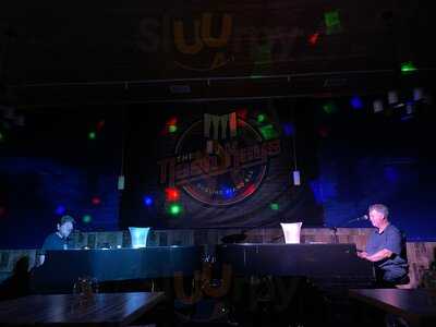 The Nash Keys Dueling Piano Bar