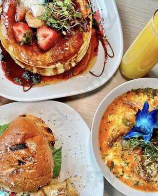 D'garden Caribbean Bar & Grill