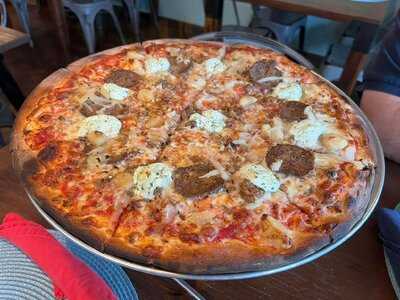 Nani’s Pizza And Pasta Bar