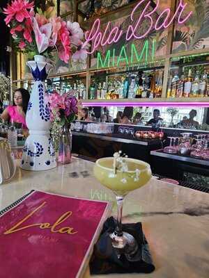 Lola Bar