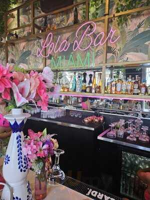 Lola Bar