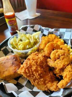 Melvin's At Riverside