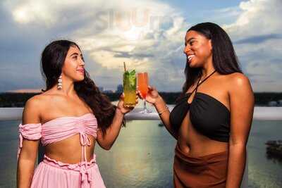 Sunset Club Rooftop Bar & Lounge