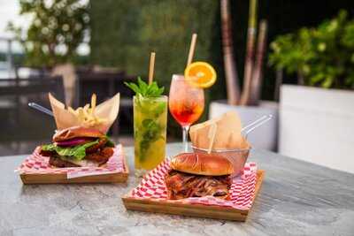 Sunset Club Rooftop Bar & Lounge