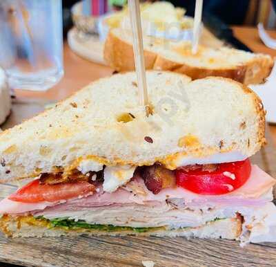 The Three Mothers Cuisine & Bakery