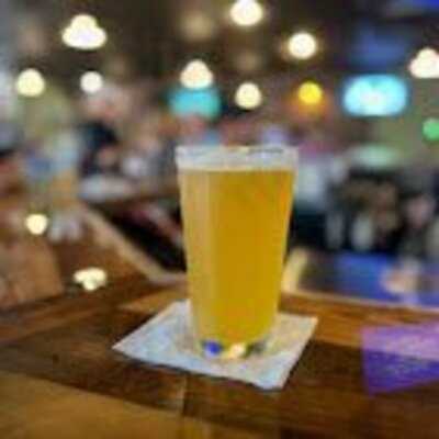 4 Dogs Brewing Co. & Pub