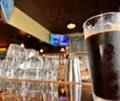 4 Dogs Brewing Co. & Pub