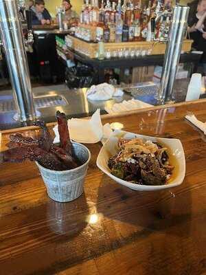 4 Dogs Brewing Co. & Pub