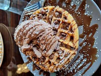 White Rabbit Dessert Experience