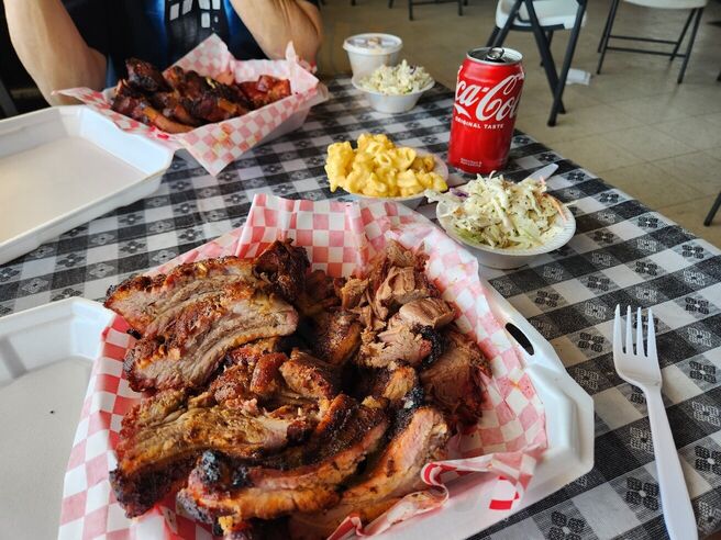 Luchi's Smokehouse