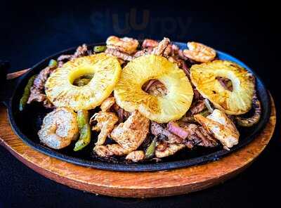 Santi's Mexican Grill And Sports Bar