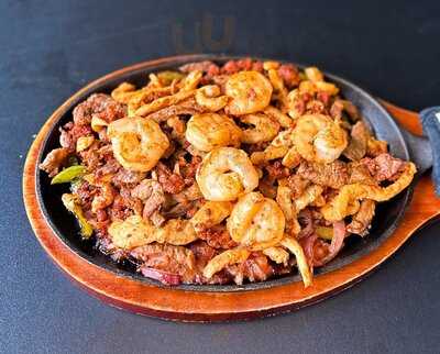 Santi's Mexican Grill And Sports Bar