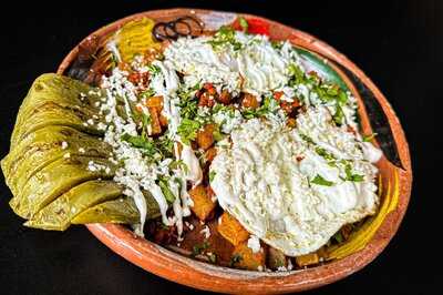 Santi's Mexican Grill And Sports Bar