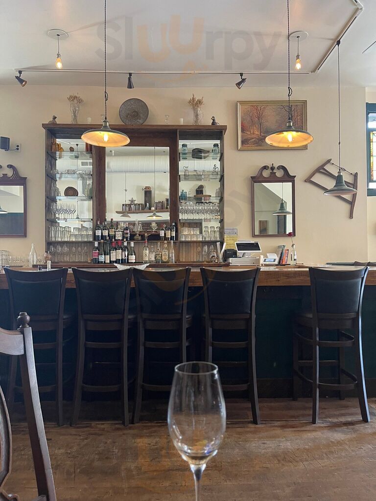 Black Mountain Wine House