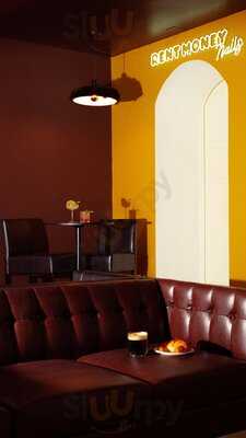 Rent Money Lounge