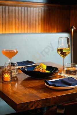 Siren Oyster Bar & Restaurant