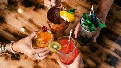 Howling Wolf Bar & Eatery