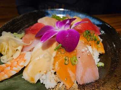 Akeno Sushi Bar And Thai