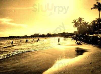 Uvas Beach Restaurant