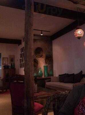 Casa Vieja Cafe & Lounge