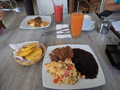 Casa Vieja Cafe & Lounge