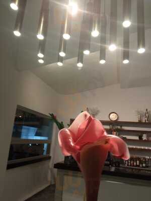 Cucina 111 Gourmet & Deli