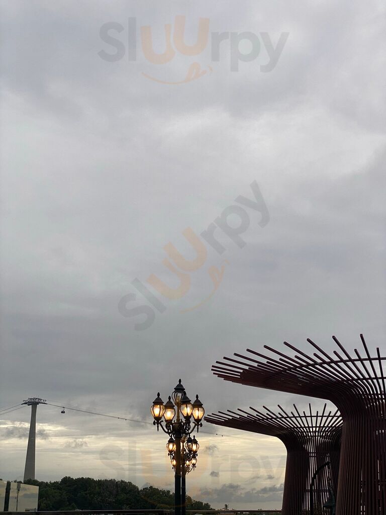 Ph Rooftop Bar & Lounge