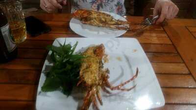 Nhà Hàng Bờ Kè Chợ Hải Sản