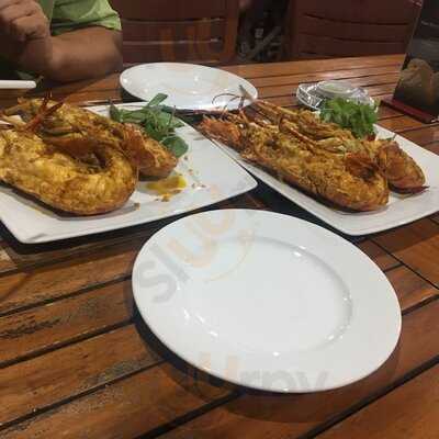 Nhà Hàng Bờ Kè Chợ Hải Sản