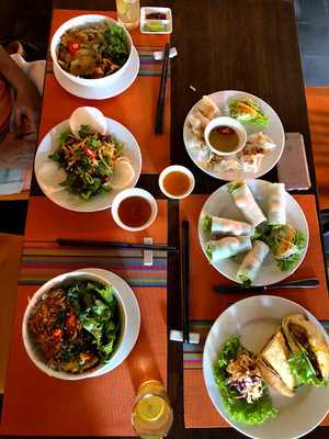 Streets Restaurant Café