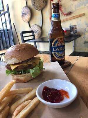 Hoi An Burgers Plus