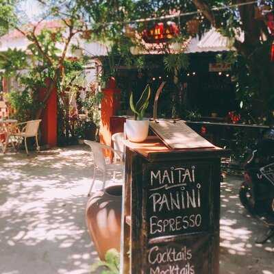 Cà Phê Bar Mai Tai