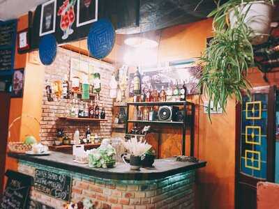 Cà Phê Bar Mai Tai