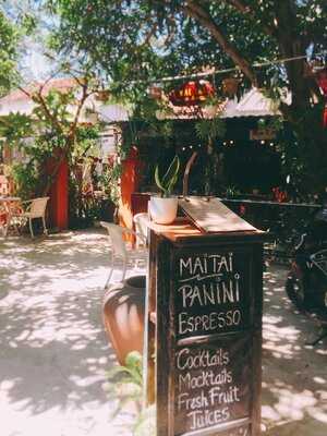 Cà Phê Bar Mai Tai