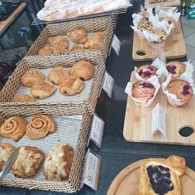 9 Grains Bakery & Cafe