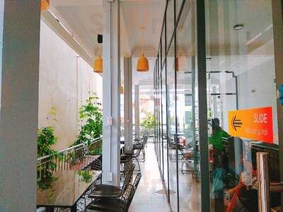 Cha Nom Tea & Coffee