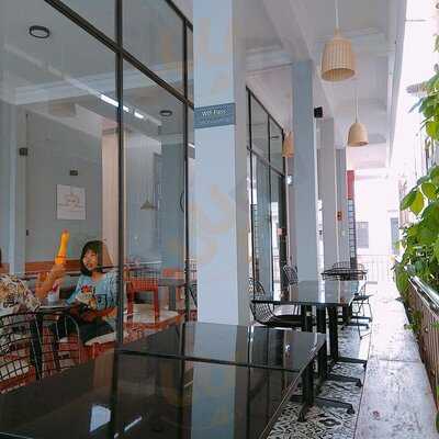 Cha Nom Tea & Coffee