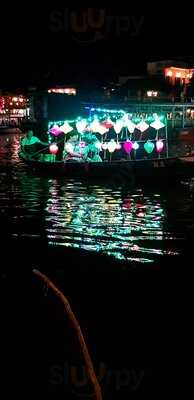 Uncle Dai's River Boat Bar