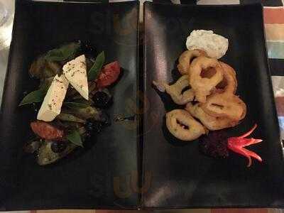 Cava Restaurant & Winecafe