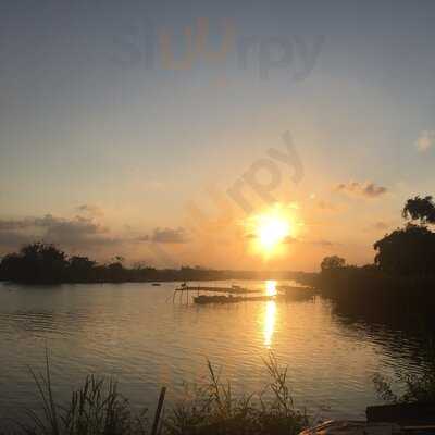 The River Coffee And Smoothie