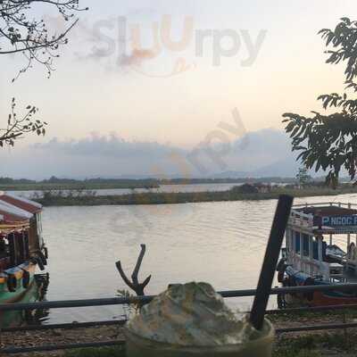 The River Coffee And Smoothie