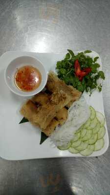 Ngoc Tuyet Bar And Restaurant