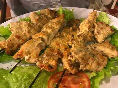 Nhà Hàng Sông Thu